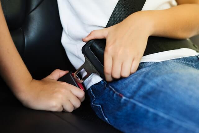 Defective Product Attorney: 4 Signs of a Defective Seat Belt